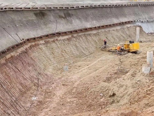 米脂基坑边坡加固